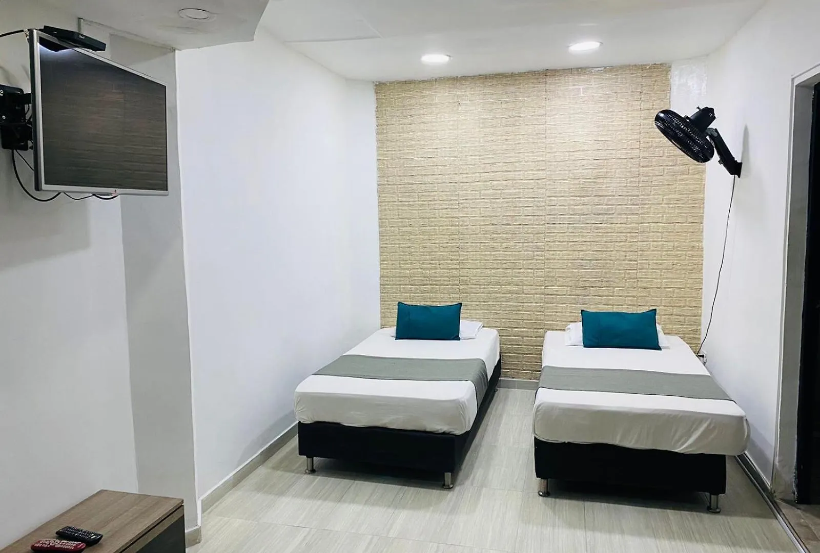 Hotel Tree House Medellín 4*,